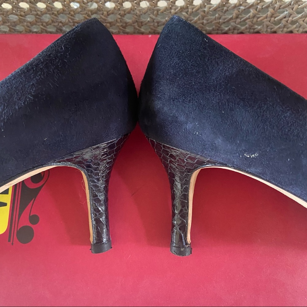 Vaneli Suede & Leather Pumps - 8 ½ M - Picture 5 of 9
